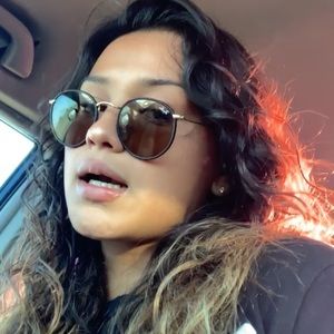 Meet your Posher, Vanessa